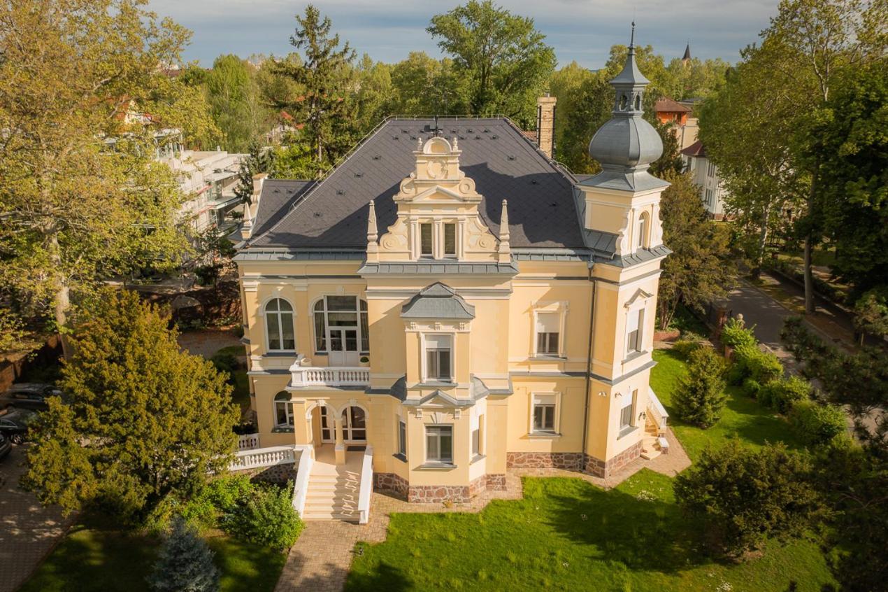 Avilla Thanhoffer Siofok Exterior photo