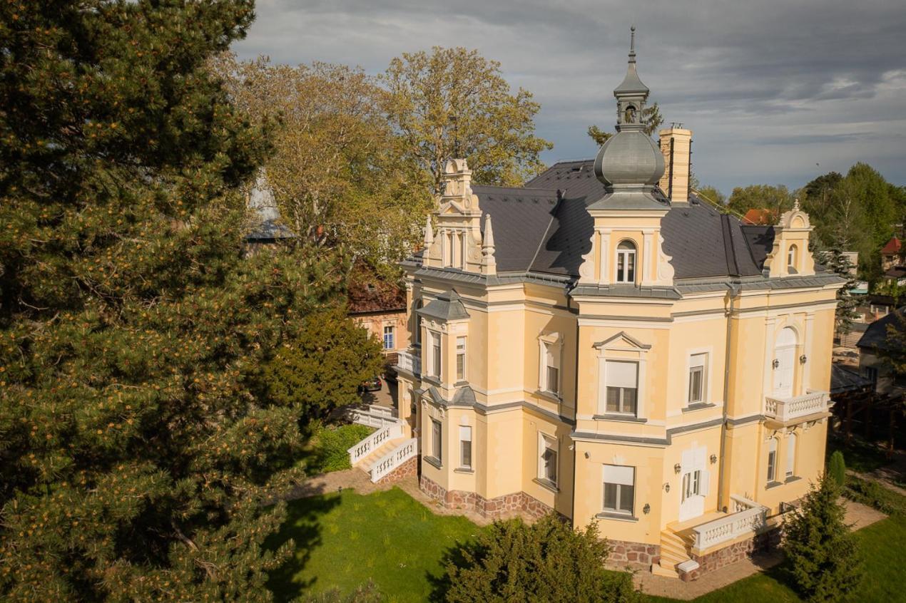 Avilla Thanhoffer Siofok Exterior photo